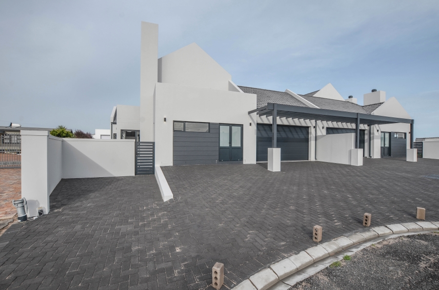 3 Bedroom Property for Sale in Yzerfontein Western Cape